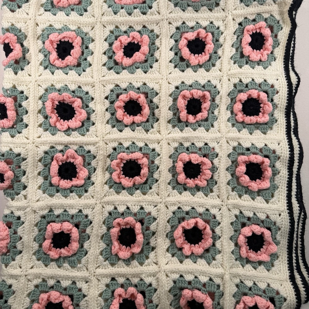 VTG Crocheted 3D Pink Roses Afghan Throw Blanket Handmade 52"x62" Granny Square - Picture 5 of 6